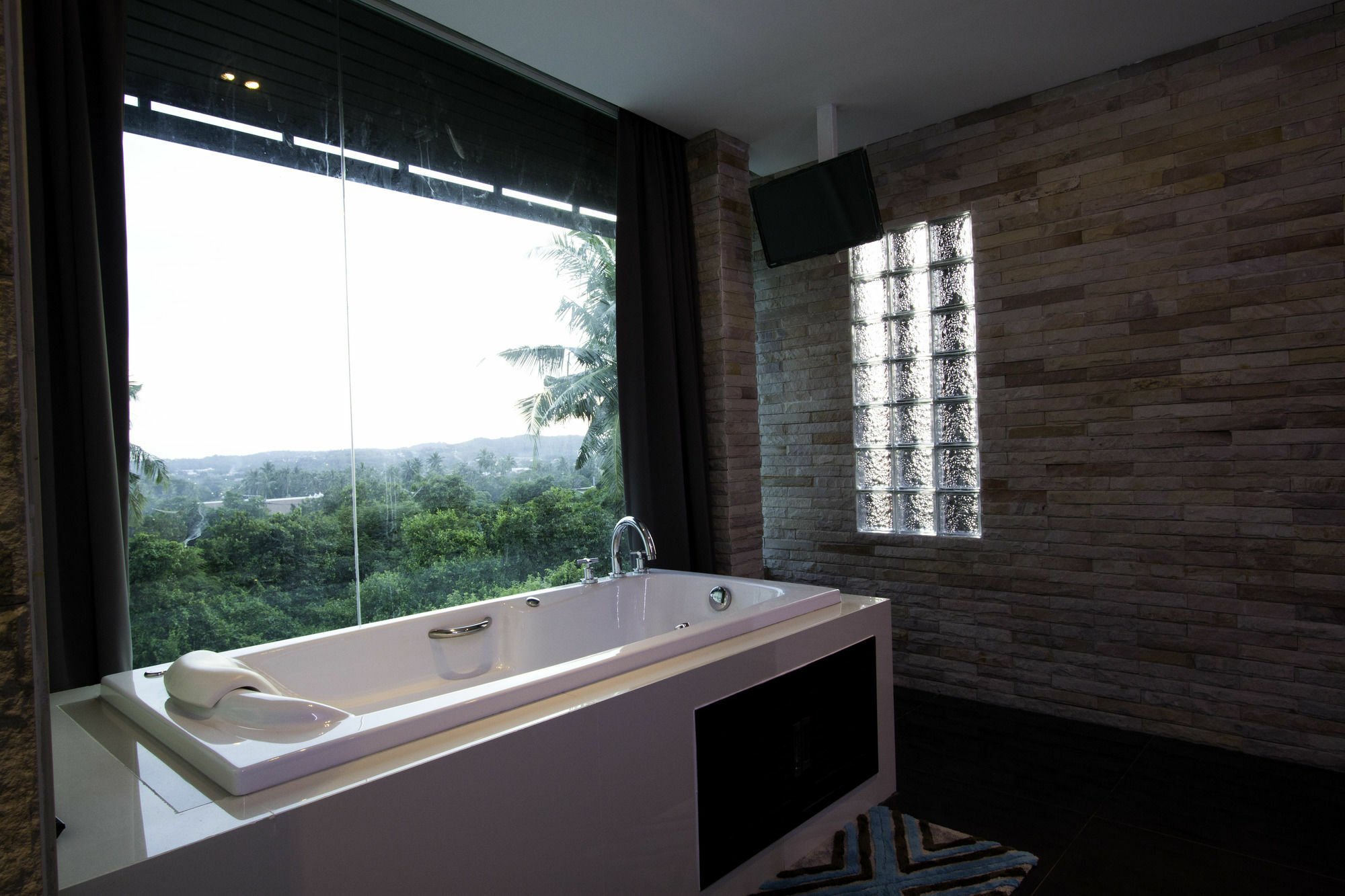 The Promenade Villa By Holiplanet Rawai Bagian luar foto