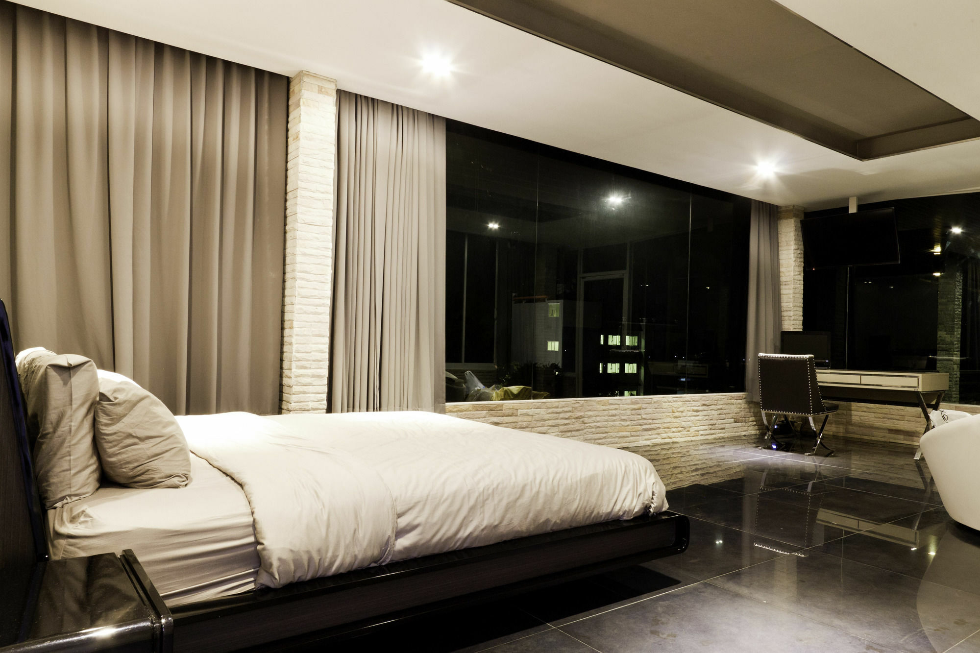 The Promenade Villa By Holiplanet Rawai Bagian luar foto